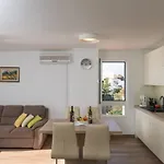 Gigi דוברובניק